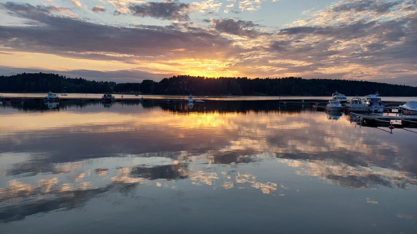 Auringonlaskun jooga @Mathildan Marina