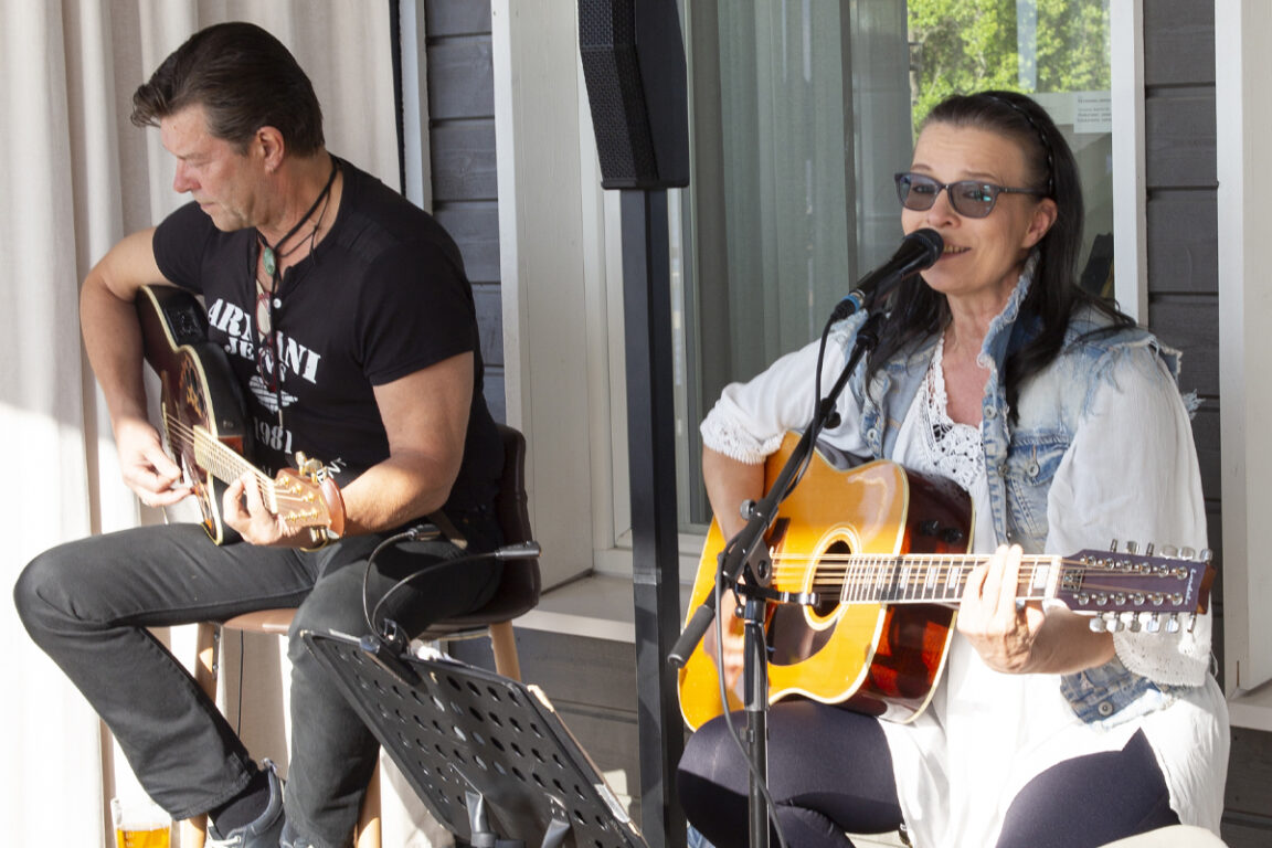 Acoustic Lady Live Mathildan Marinassa