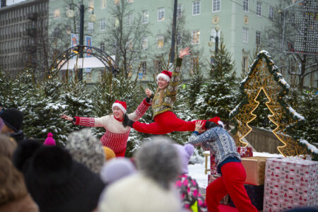 Näkkärin Lasten lauantai, Sirkus Kolmen Kopla: Pakettipaniikki